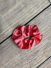 Load image into Gallery viewer, Silk Scrunchies