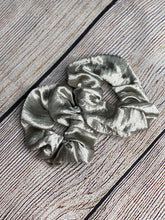 Load image into Gallery viewer, Silk Scrunchies