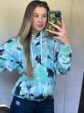 Load image into Gallery viewer, Boyfriend Fit Tiedye Pullover Hoodie