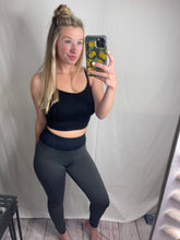 Load image into Gallery viewer, Textured Two Tone Booty Leggings