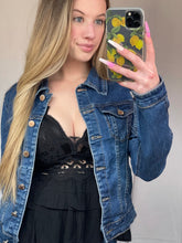 Load image into Gallery viewer, Crochet Lace Peplum Tank